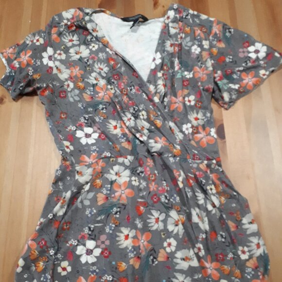 Floral V-Neck Top - Picture 1 of 1